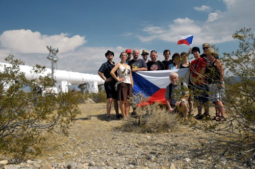 Aldebaran před testovací tratí Hyperloop 1